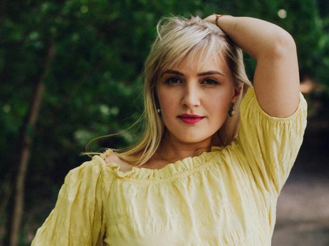 MilanaCraids - Live porn &amp; sex cam - 22174077