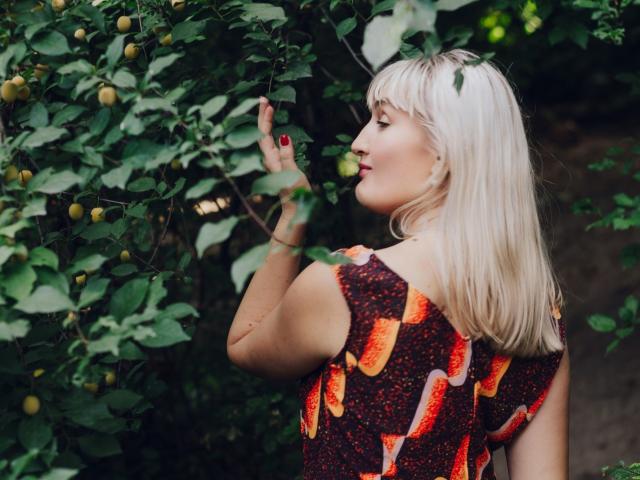 MilanaCraids - Live porn &amp; sex cam - 22174105