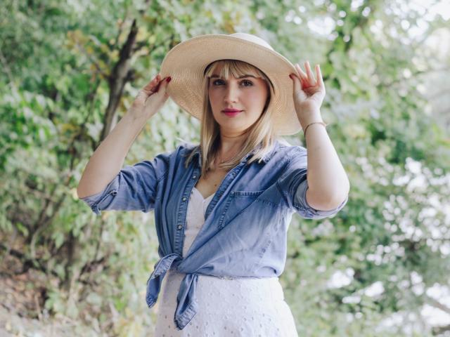 MilanaCraids - Live porn &amp; sex cam - 22174213