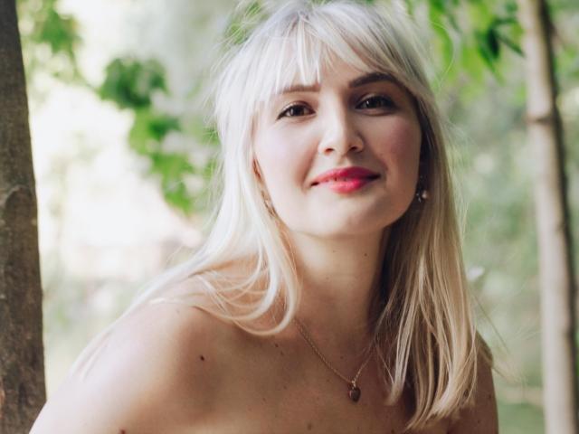 MilanaCraids - Live Sex Cam - 22174301