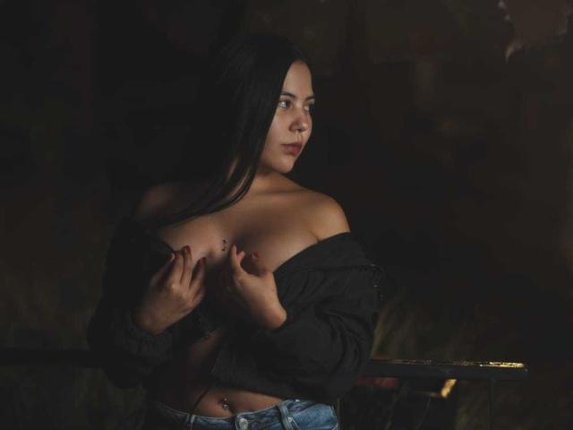ValentinaWatsonLat - Sexe cam en vivo - 22182297