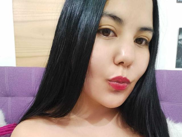 ValentinaWatsonLat - Live porn &amp; sex cam - 22182309