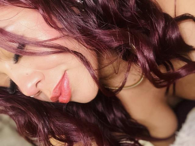 EmilyDurand - Live porn &amp; sex cam - 22189025