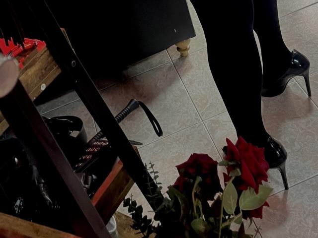 FiorellaStrong - Live porn &amp; sex cam - 22191613