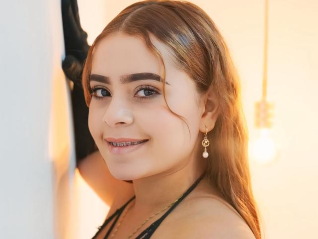 EmmyHolt - Live porn &amp; sex cam - 22192073