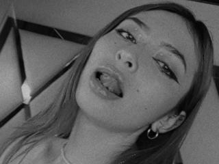 BeverlyLarson - Live porn &amp; sex cam - 22195025