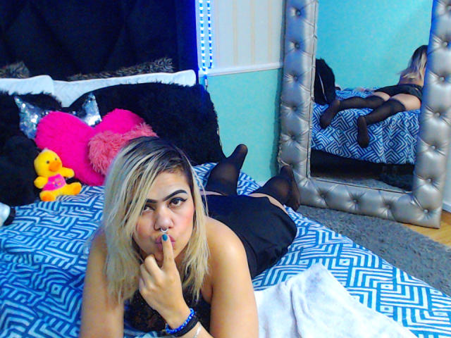 TarahDustin - Élő pornó és szexkamera - 22196189