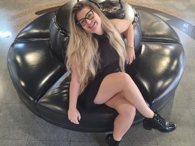 MileTantric-hot - Live porn &amp; sex cam - 22198989