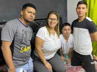 ViolettAndThreeBoys - Sexe cam en vivo - 22199113