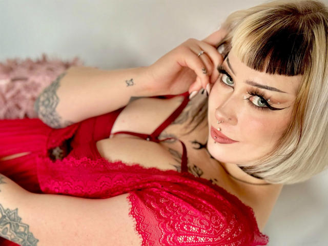 ViviaDominant-hot - Live porn &amp; sex cam - 22206057