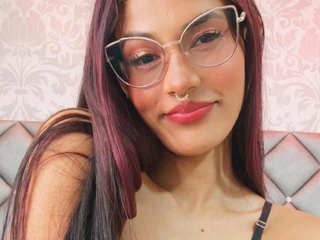 MelisaSavino - Porno na żywo i seks kamera - 22209713