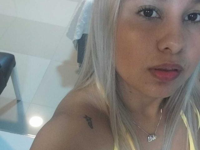 BonieeWalton - Live porn &amp; sex cam - 22209817