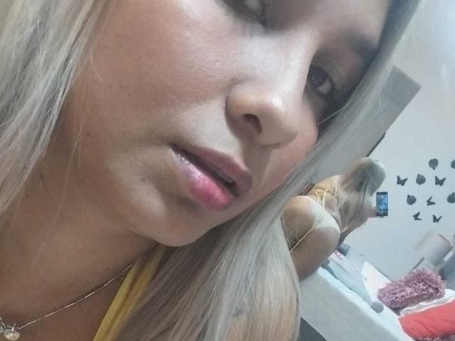 BonieeWalton - Live porn &amp; sex cam - 22209821