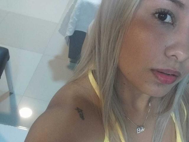 BonieeWalton - Live sex cam - 22209829