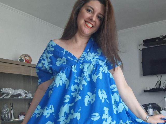 LaFrancaiseJessy - Live Sex Cam - 22210513
