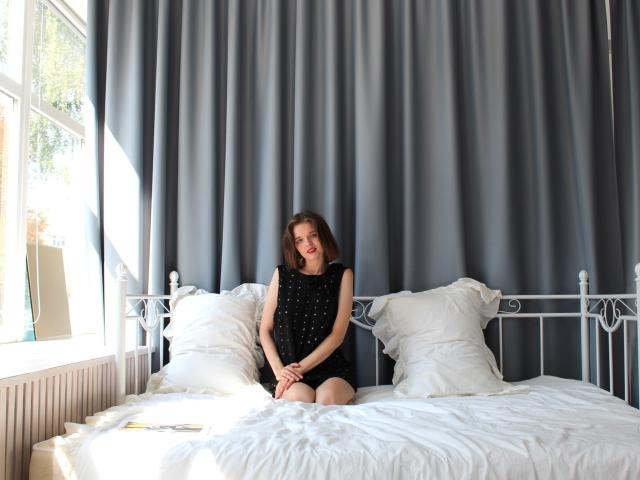 DaylinaLops - сексуальная веб-камера в реальном времени - 22215817