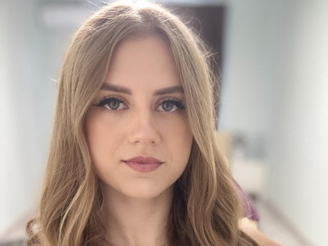 MilanaMillinois - Live porn &amp; sex cam - 22217137