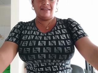 Crysmia - сексуальная веб-камера в реальном времени - 22221309