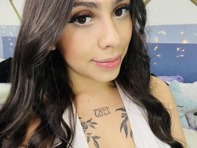 ChanelDeRosee - Live porn &amp; sex cam - 22221321