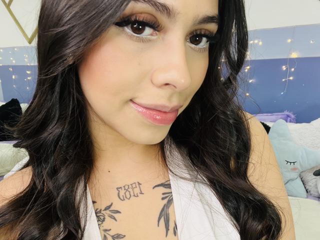 ChanelDeRosee - Live porn &amp; sex cam - 22221325