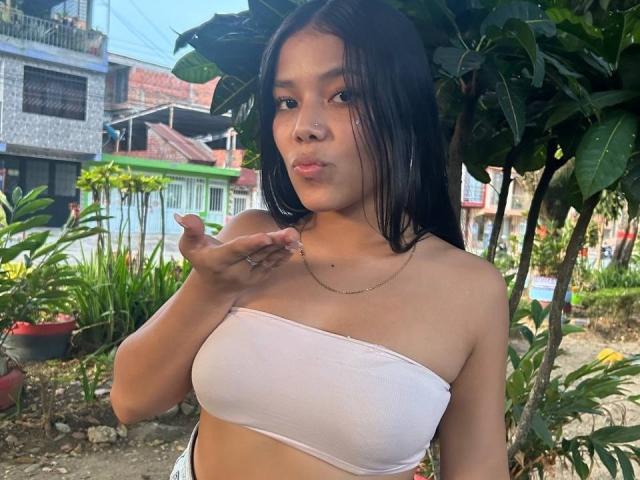 SalmaVitori - Live porn &amp; sex cam - 22222153