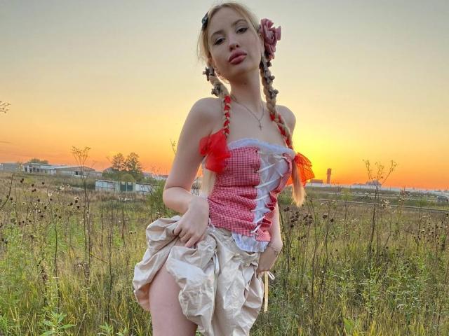 ElzaKomx - сексуальная веб-камера в реальном времени - 22222493