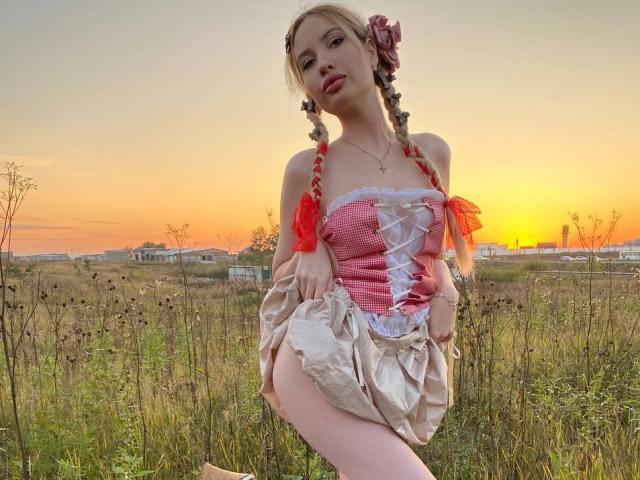 ElzaKomx - Live porn &amp; sex cam - 22222537