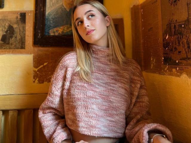 Izida - Live porn &amp; sex cam - 22223497