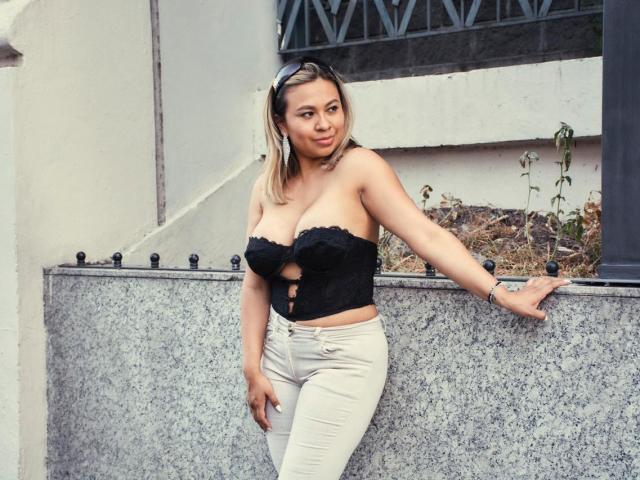 ValeriaFranco - Live sex cam - 22229437