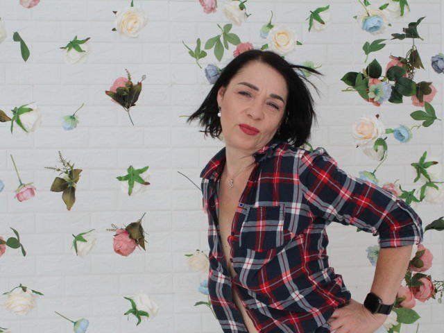 SandraHormas - сексуальная веб-камера в реальном времени - 22235321