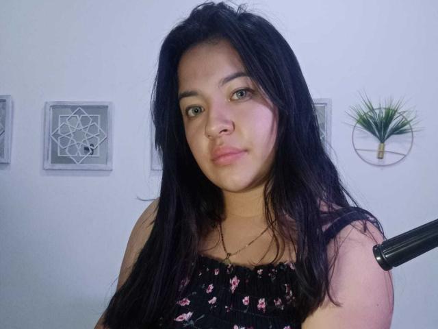 BellaGil - Élő pornó és szexkamera - 22240665