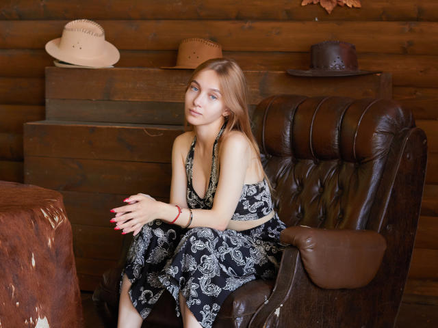 EmiliaMarisa - Live Sex Cam - 22251849