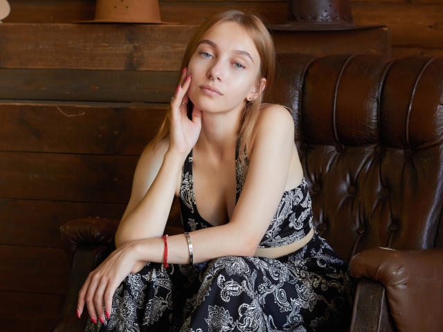 EmiliaMarisa - Live porn &amp; sex cam - 22251857