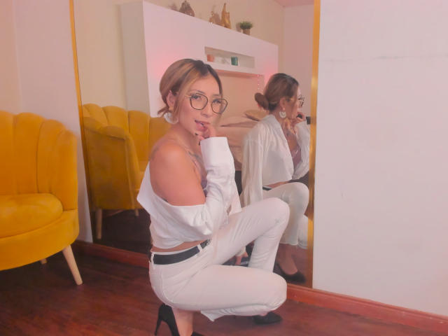 LissyHoffman - ライブポルノ&amp;セックスカム - 22253525