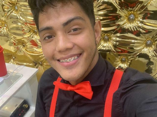 Charles69x - Live porn &amp; sex cam - 22258405