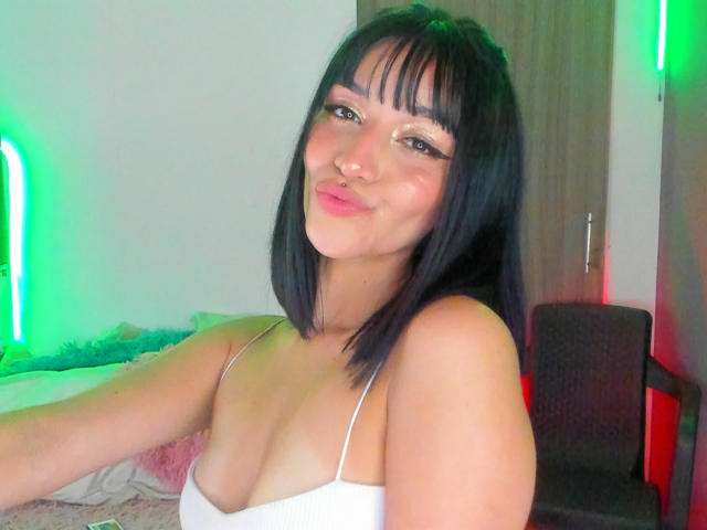 LindaWatsong - Live porn &amp; sex cam - 22259853