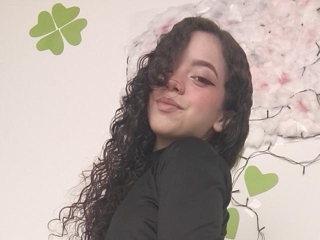 EmmaCowperr - Live sex cam - 22260997