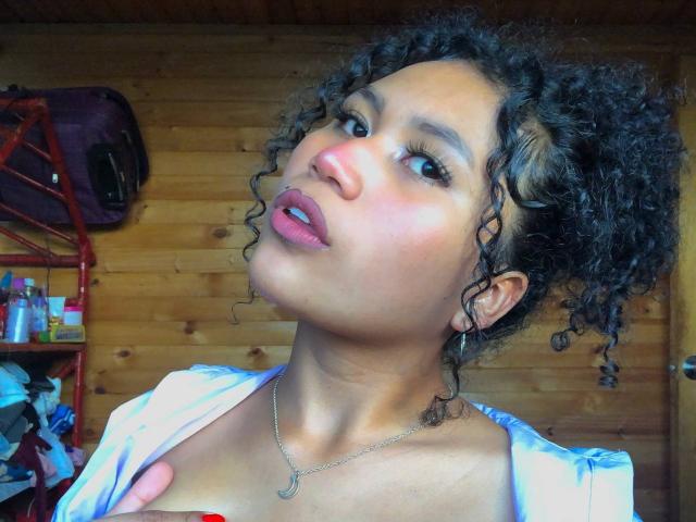 SophieSonyas - Live sexe cam - 22265389