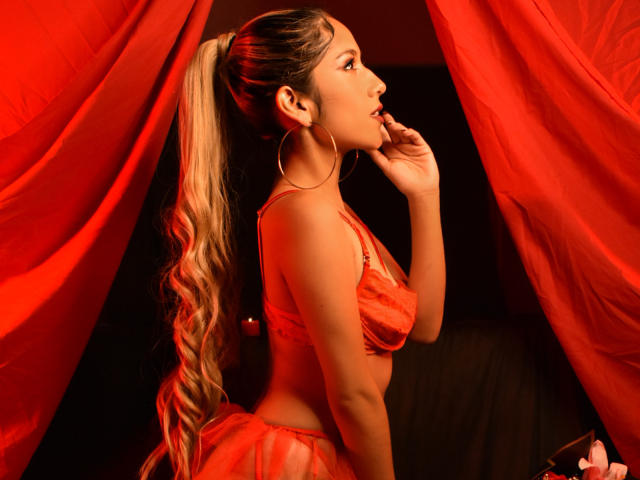 BrianaHarpers - Live porn &amp; sex cam - 22268281