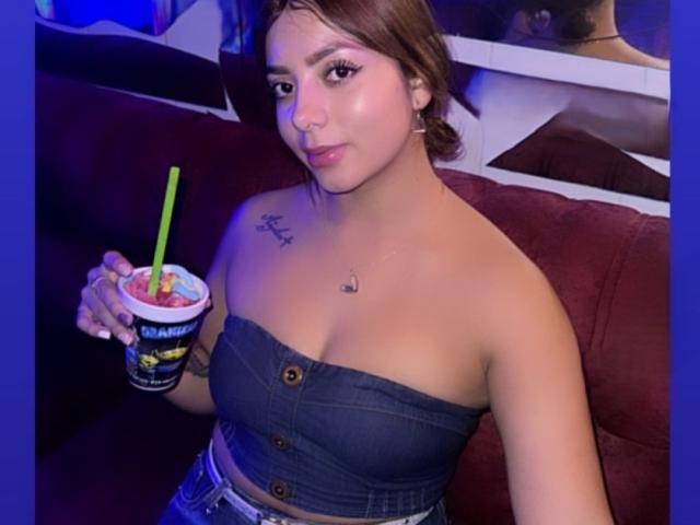 SofiaFoxx - Live porn &amp; sex cam - 22271489