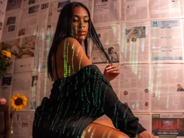 CelesteAdamms - פורנו בשידור חי ומצלמת סקס - 22282337