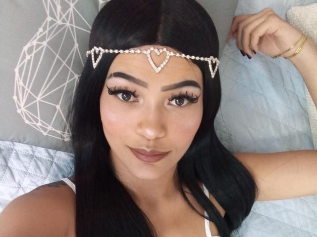 MelodyBellanova - Live porn &amp; sex cam - 22289137