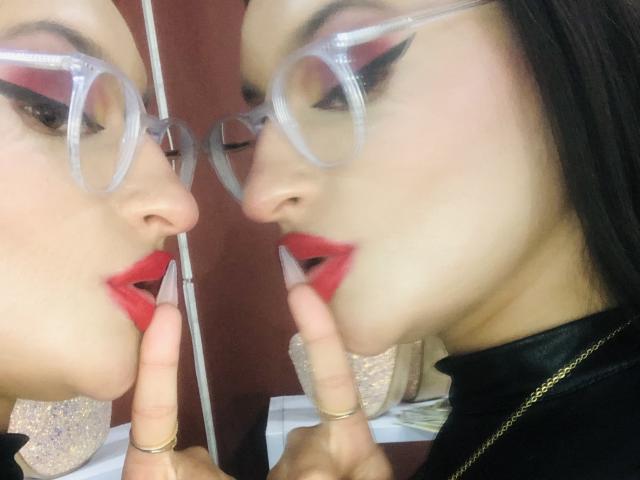 AmeliePiera - Live sex cam - 22289257