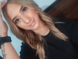 AnnieLaurenn - Live porn &amp; sex cam - 22292389