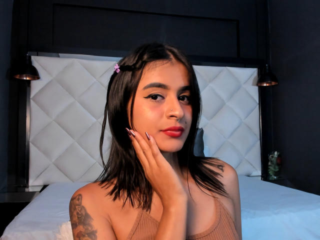 MichelleBenett - Live porno og sexkamera - 22296461