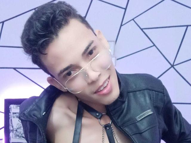 NickSull - Live porn &amp; sex cam - 22302097