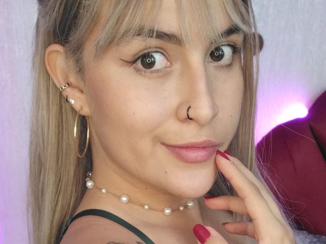 EmilyBrrown - Live porno og sexkamera - 22303457