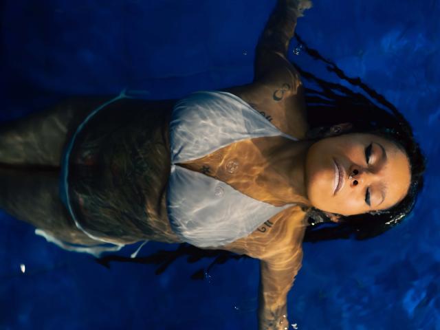 AmelieBlake - Élő pornó és szexkamera - 22308665