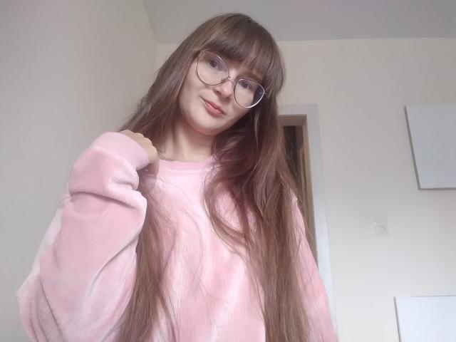 KiraGoldens - сексуальная веб-камера в реальном времени - 22313889