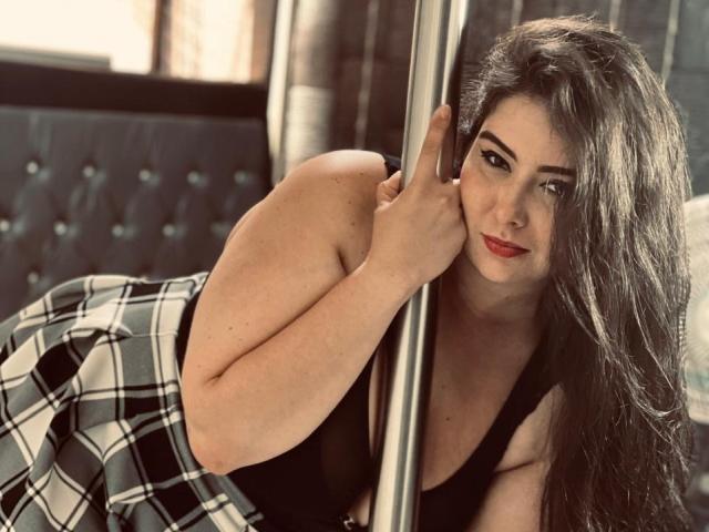 FalyetteRussell69 - Live porn &amp; sex cam - 22331473